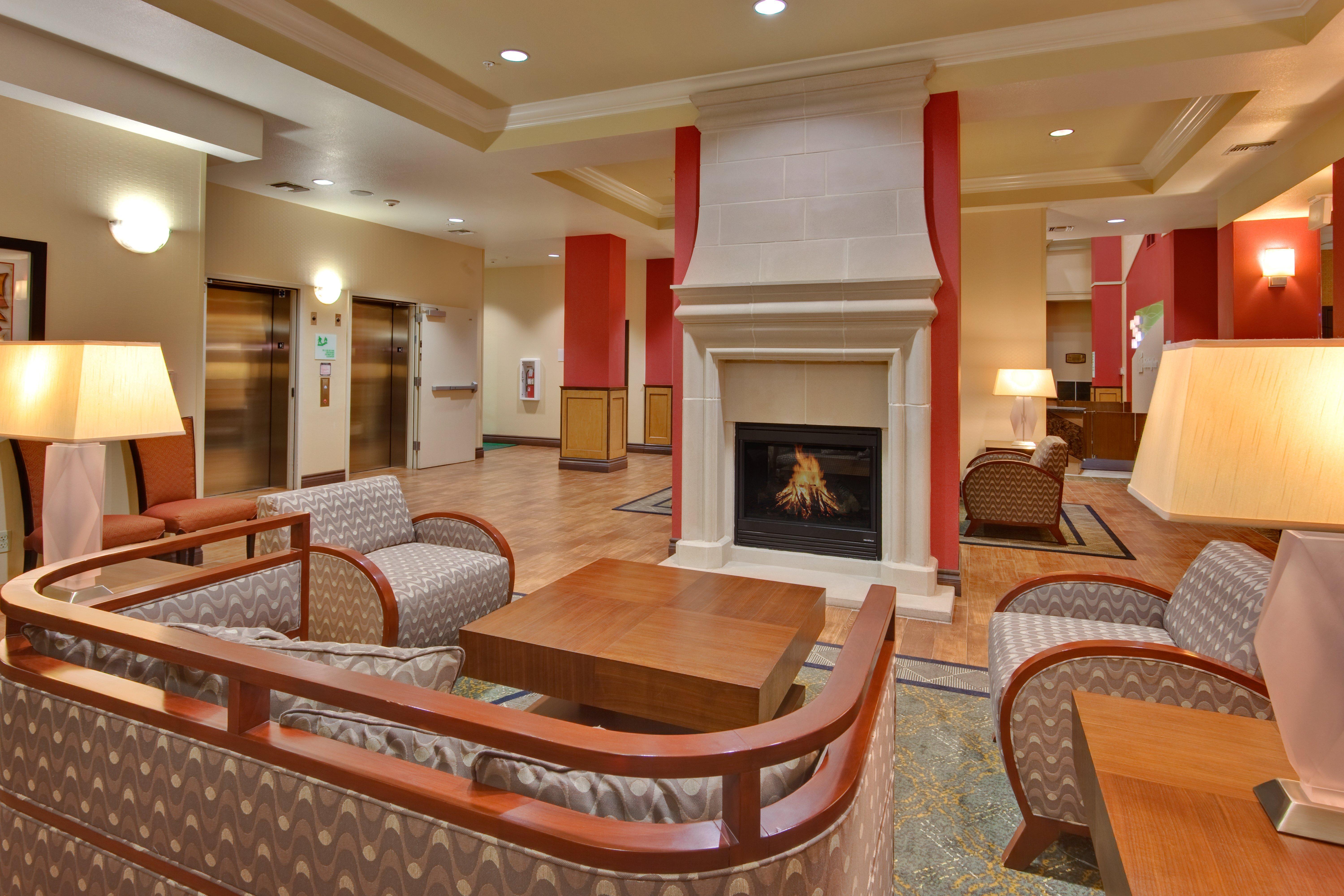 Holiday Inn & Suites Bakersfield, An Ihg Hotel Interior foto