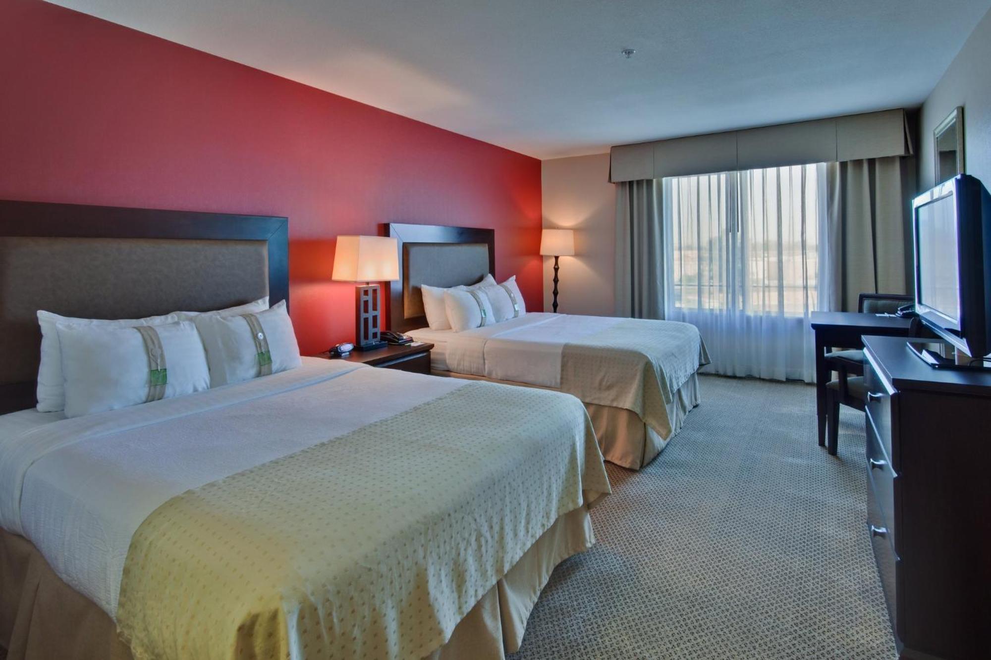 Holiday Inn & Suites Bakersfield By Ihg Exterior foto